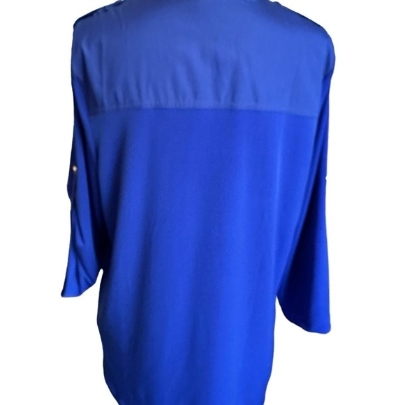 Carmen Marc Valvo Royal Blue Roll Tab Sleeve Size Large - Picture 15 of 17
